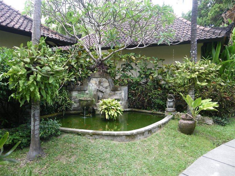 Hotel Besakih 3*